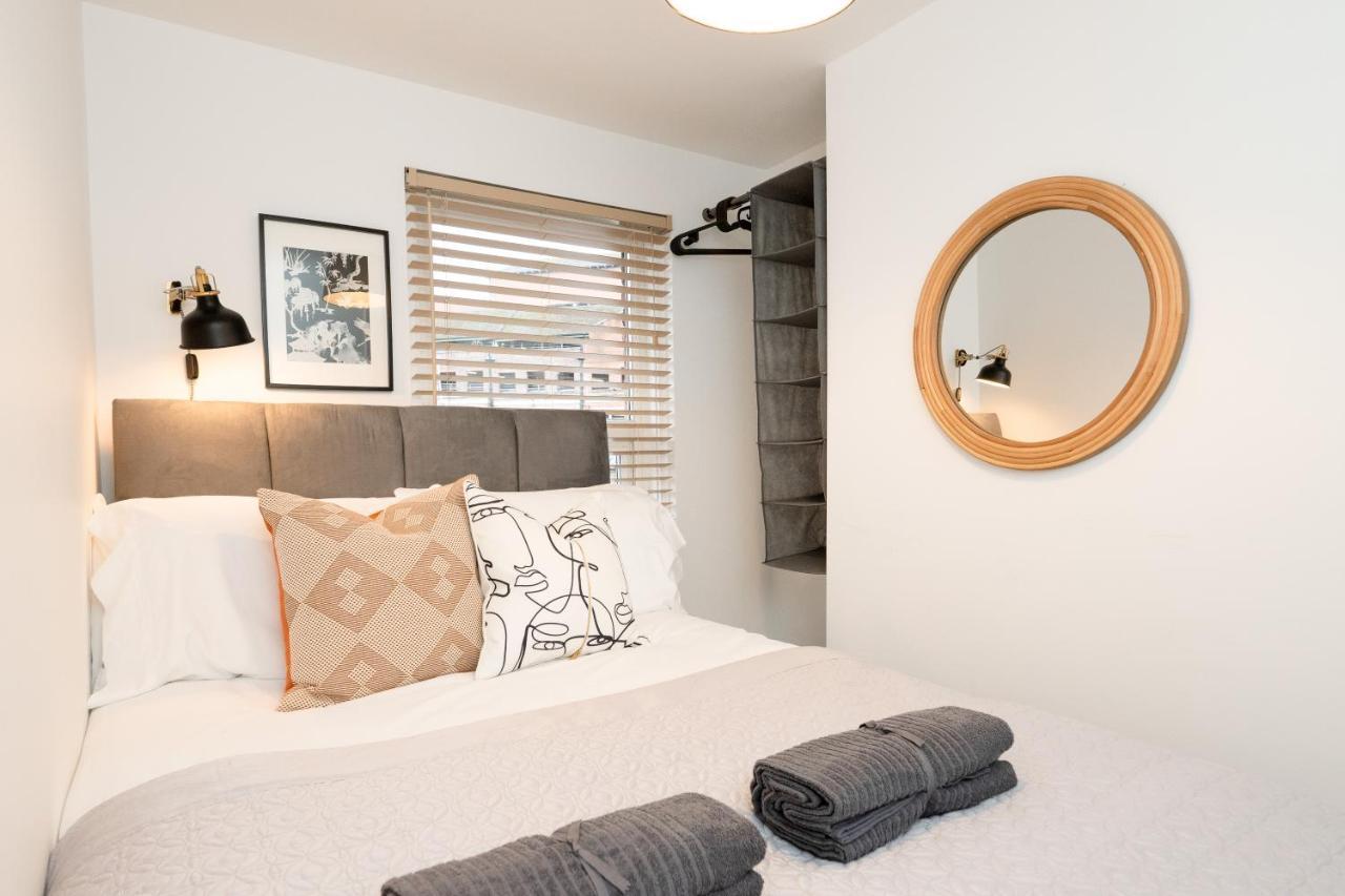 Stunning 2-Bedroom Home In City Centre With Wi-Fi! Royal Tunbridge Wells Esterno foto