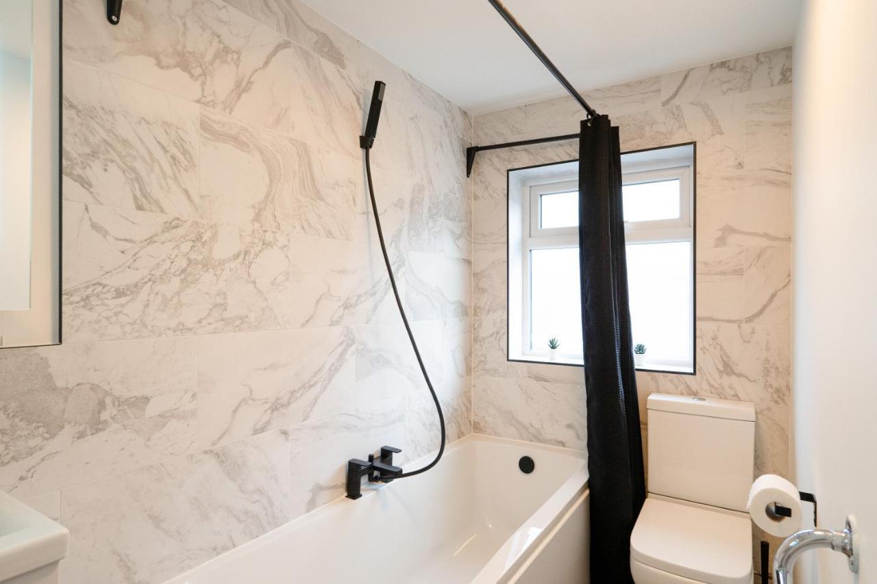 Stunning 2-Bedroom Home In City Centre With Wi-Fi! Royal Tunbridge Wells Esterno foto