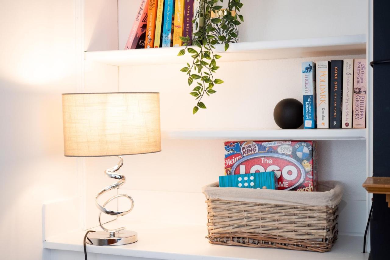 Stunning 2-Bedroom Home In City Centre With Wi-Fi! Royal Tunbridge Wells Esterno foto