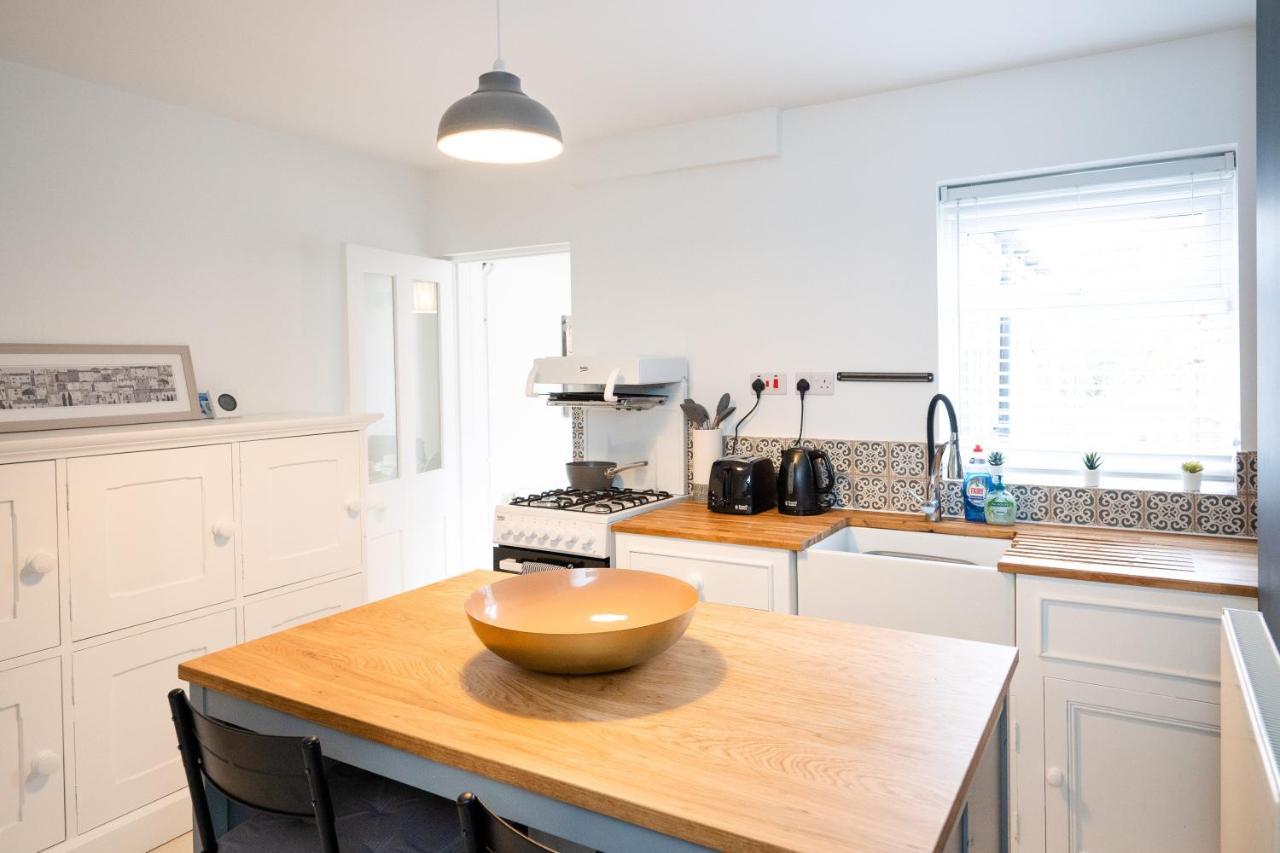 Stunning 2-Bedroom Home In City Centre With Wi-Fi! Royal Tunbridge Wells Esterno foto
