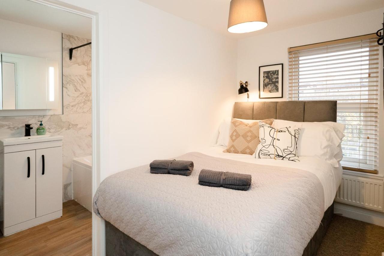 Stunning 2-Bedroom Home In City Centre With Wi-Fi! Royal Tunbridge Wells Esterno foto