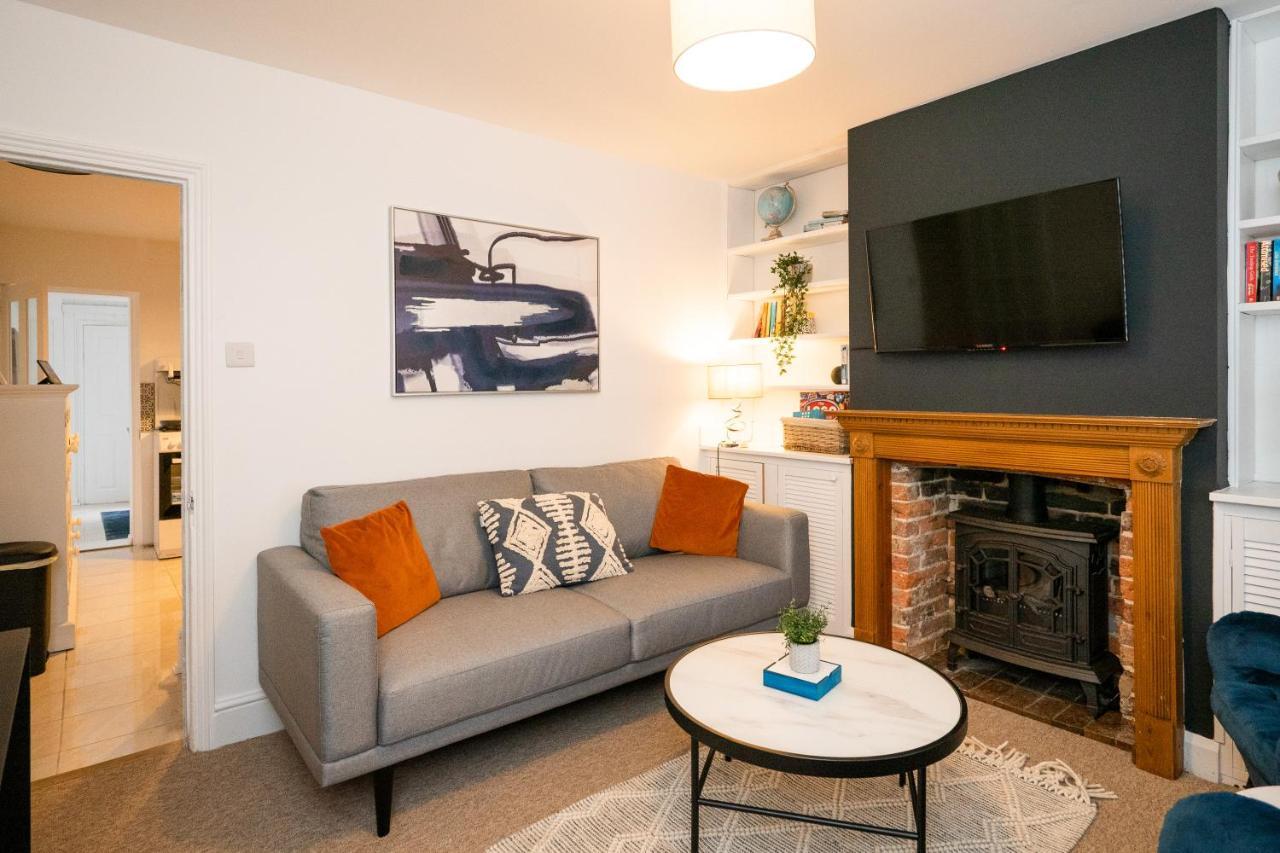 Stunning 2-Bedroom Home In City Centre With Wi-Fi! Royal Tunbridge Wells Esterno foto